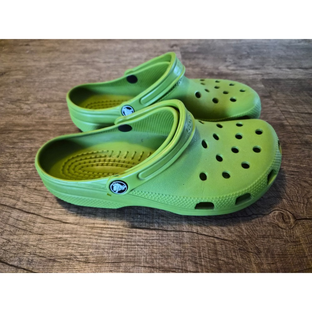 Crocs Classic Clogs Lime Green Unisex Mens 8 Womens 10 Comfort Slip On Shoes